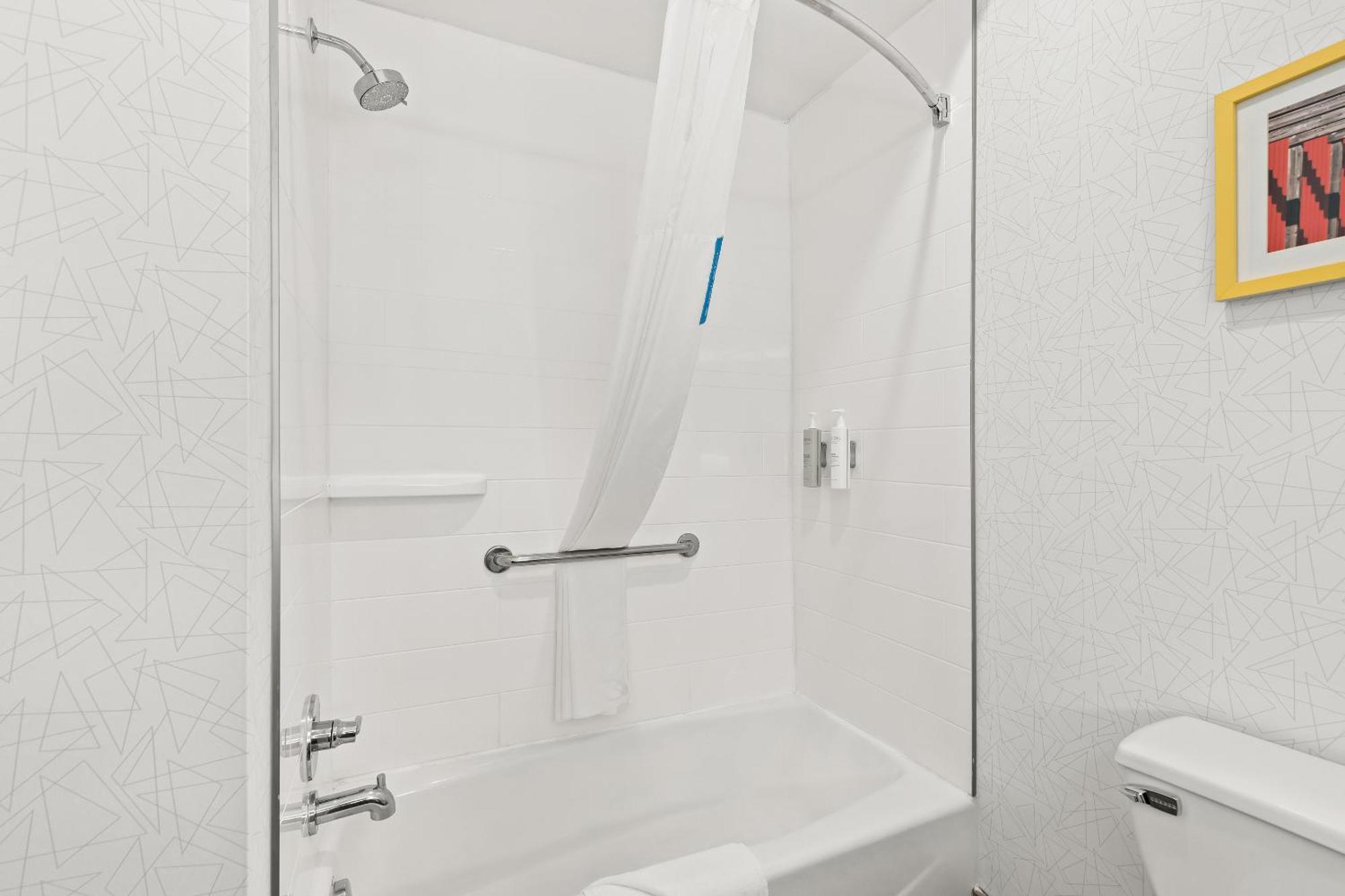 Hampton Inn Лонгвю Екстериор снимка