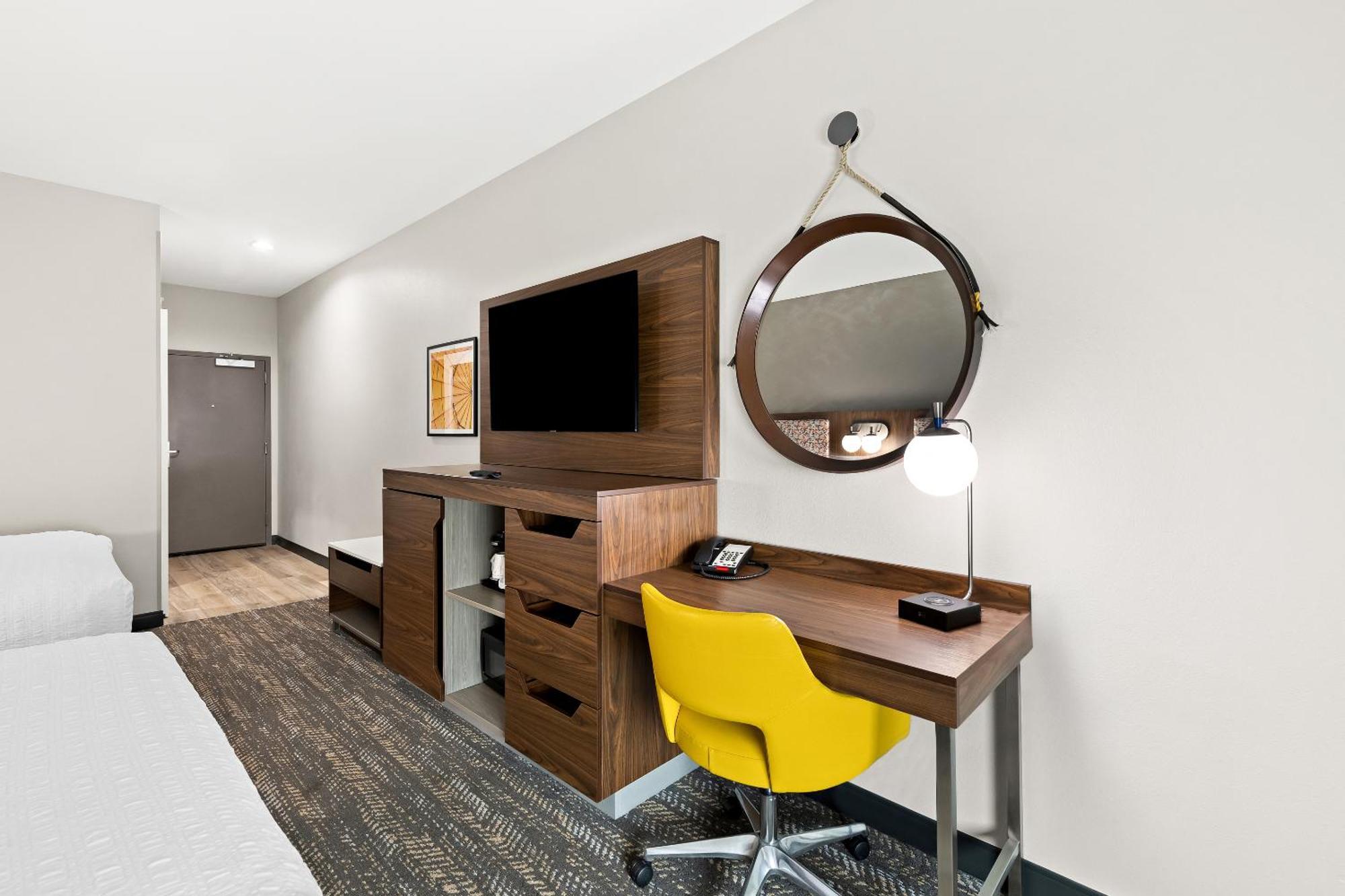 Hampton Inn Лонгвю Екстериор снимка