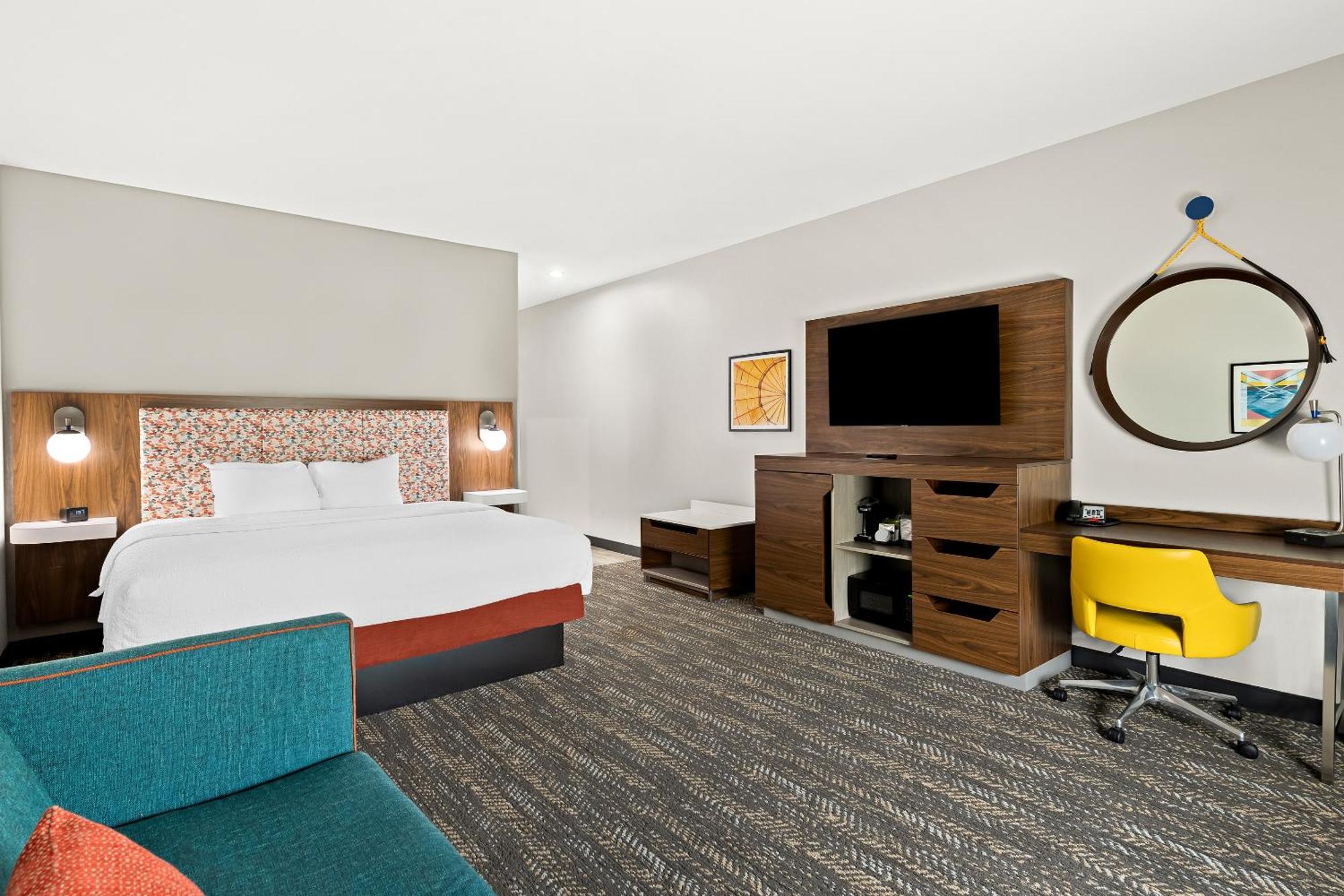 Hampton Inn Лонгвю Екстериор снимка